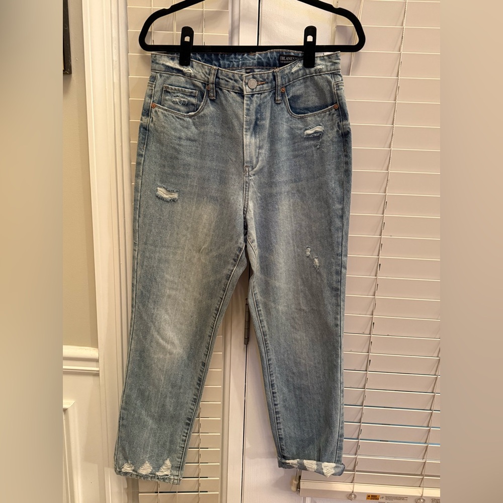 NWT BLANK NY THE MADISON CROP WITH BUTT RIP